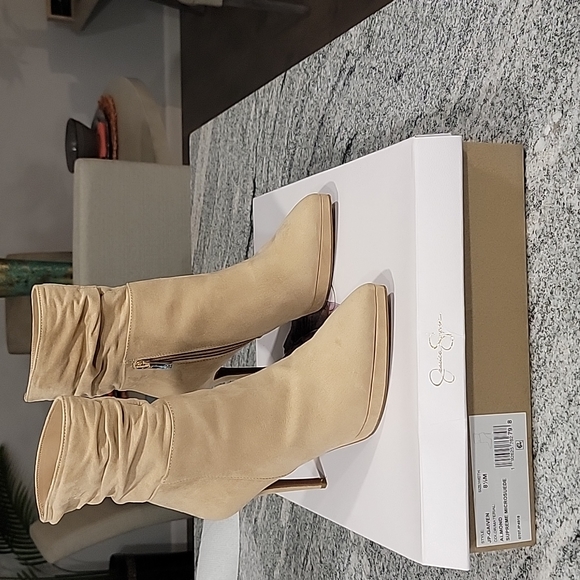 Jessica Simpson size 8.5 - Picture 1 of 4